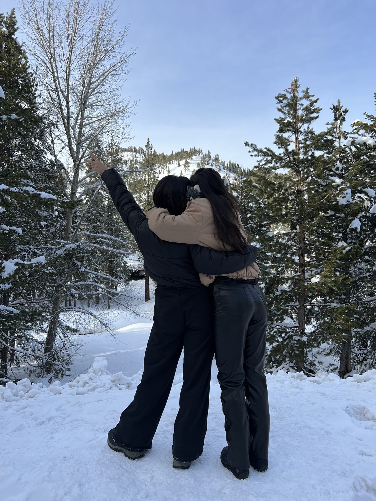 Black Ski Pants + Puffer Jacket for a Snowy Mountain Day